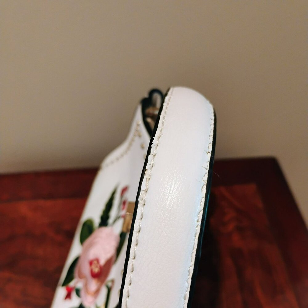Mellow World White Floral Embroidered Handbag With Gold Tone Hardware - Picture 8 of 10